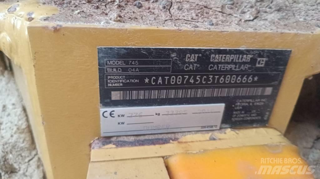 CAT 745 Artikulētie pašizgāzēji
