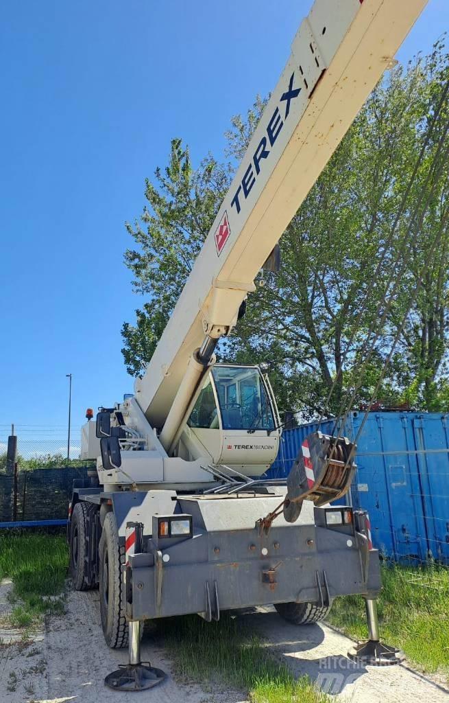 Terex A 350 Celtņi nelīdzenām virsmām
