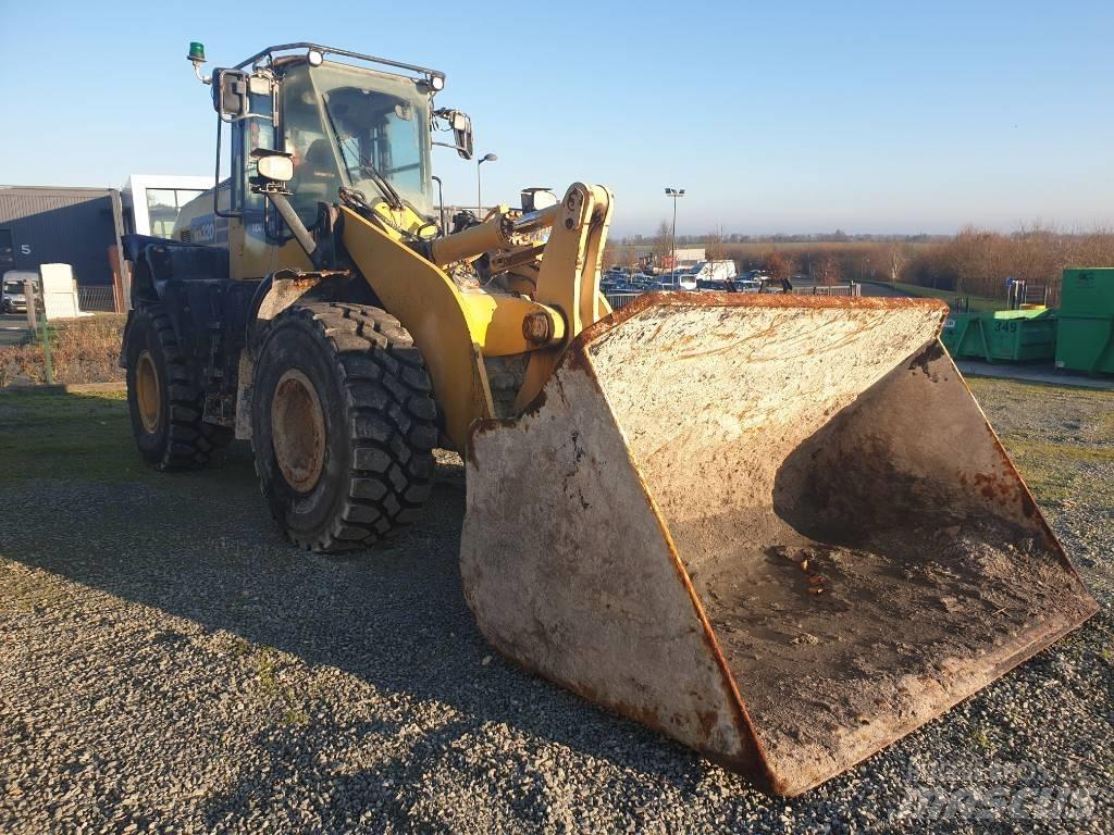 Komatsu WA320-8 Iekrāvēji uz riteņiem