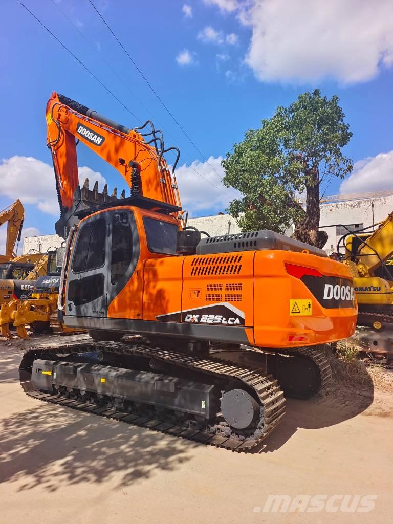 Doosan DX225 LC-9C Kāpurķēžu ekskavatori