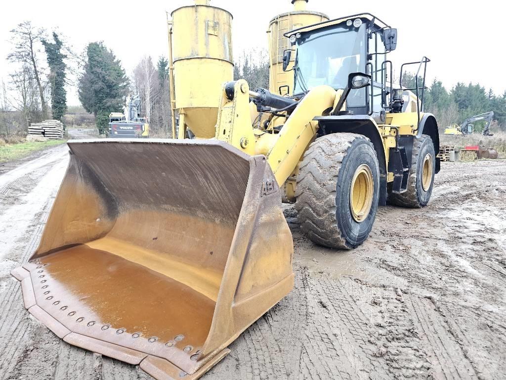 CAT 950M Iekrāvēji uz riteņiem