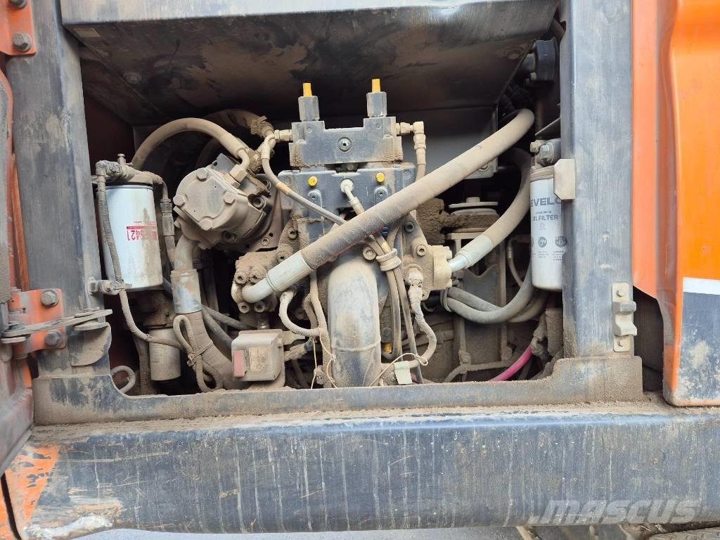 Doosan DX 210 W Ekskavatori uz riteņiem