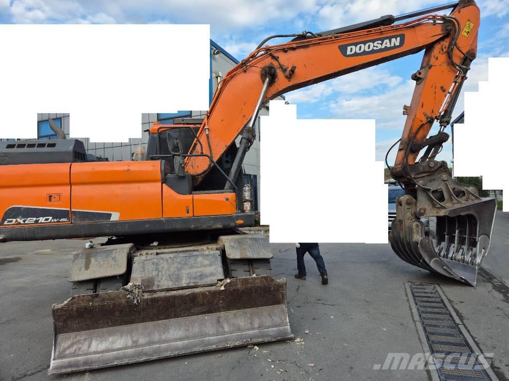 Doosan DX 210 W Ekskavatori uz riteņiem