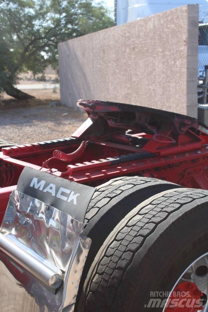 Mack Anthem Vilcēji