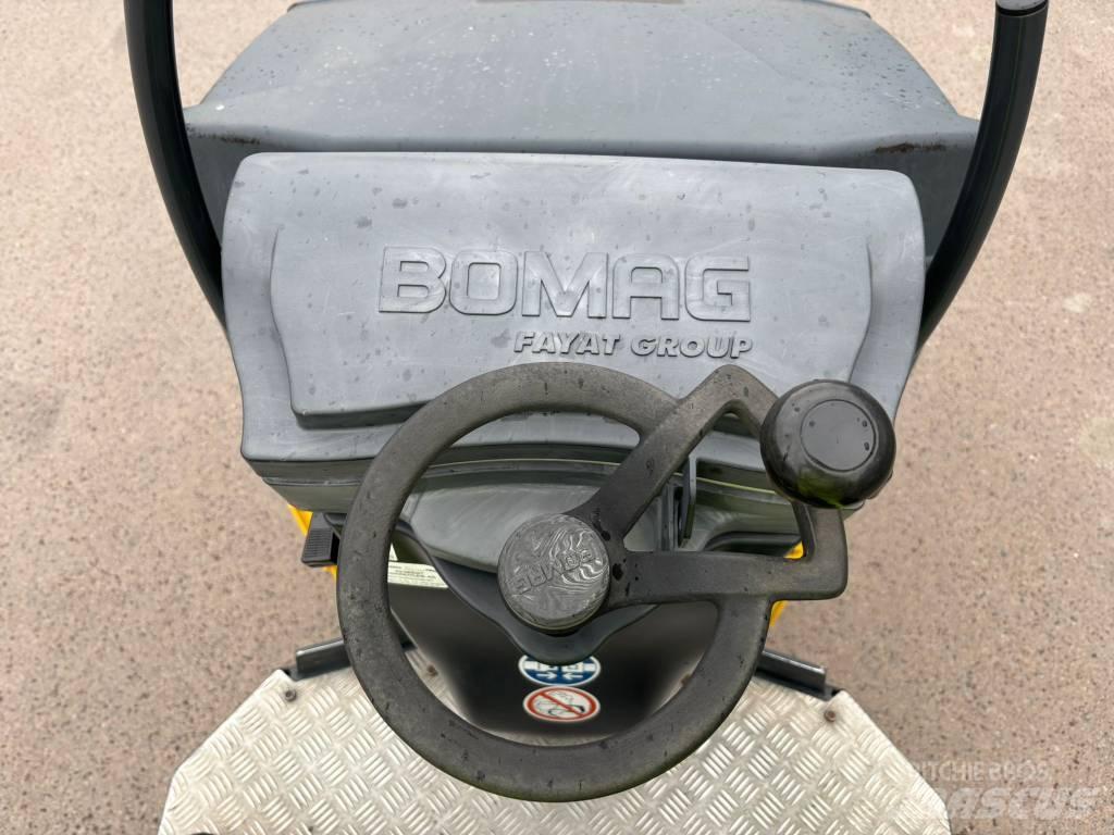 Bomag BW120AD-5 Divvalču grunts veltņi