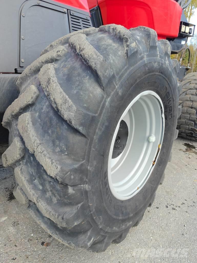 Komatsu 951 Harvesteri