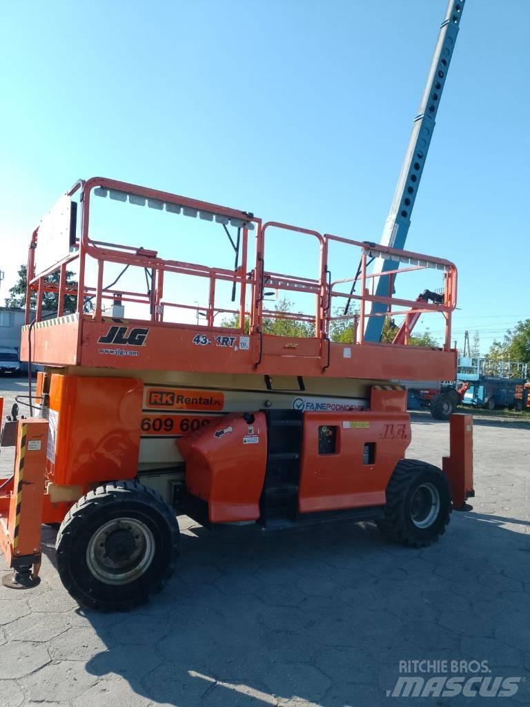 JLG 4394 RT Šķerveida pacēlāji