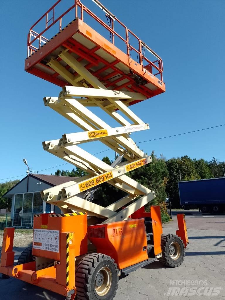 JLG 4394 RT Šķerveida pacēlāji
