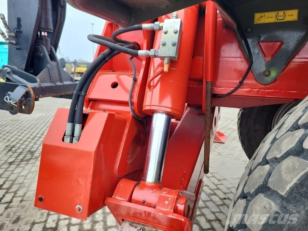 Manitou MRT3050 Teleskopiskie manipulatori