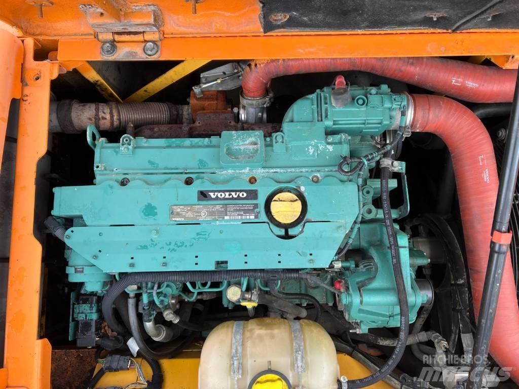 Volvo EW 140 Ekskavatori uz riteņiem