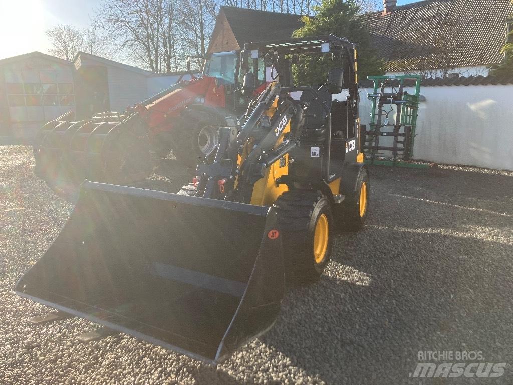 JCB 403 Lietoti riteņu kompaktiekrāvēji
