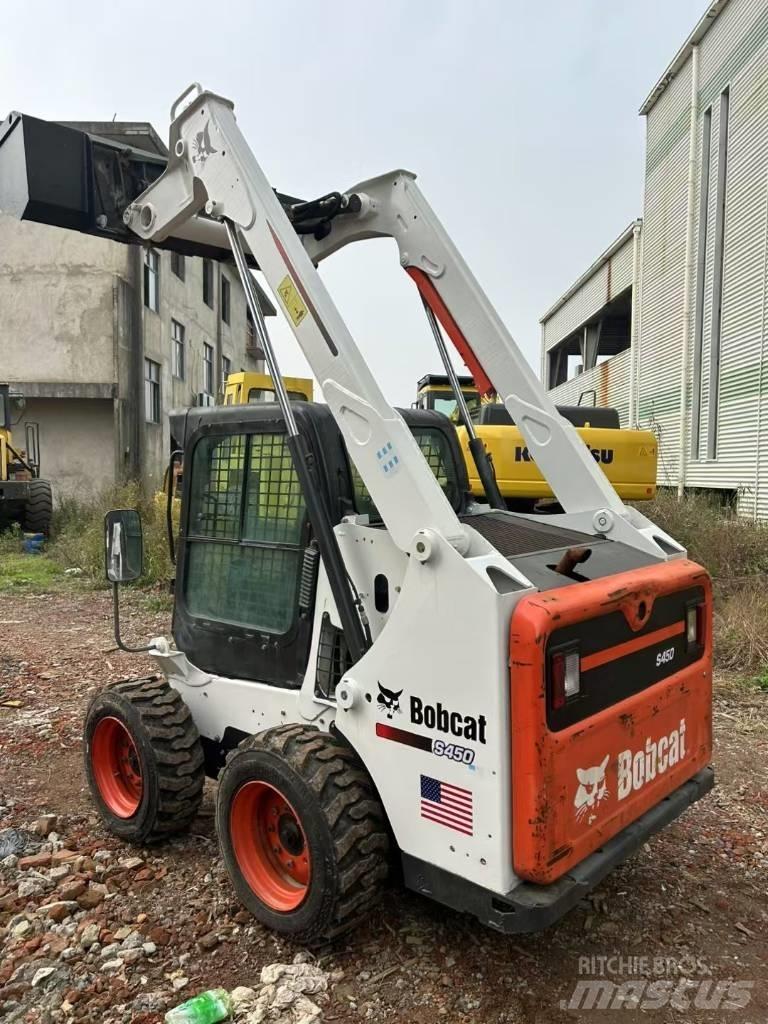Bobcat S450 Lietoti riteņu kompaktiekrāvēji