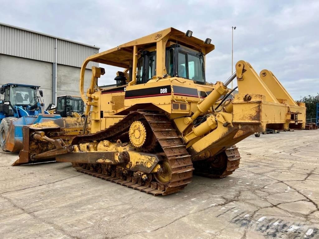 CAT D8R Kāpurķēžu buldozeri