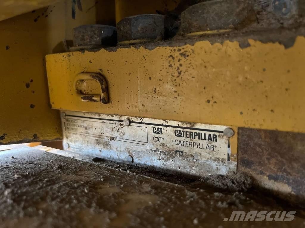 CAT D8R Kāpurķēžu buldozeri