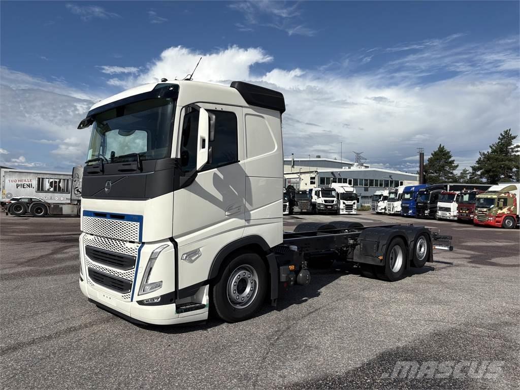 Volvo FH460 6x2 Šasija ar kabīni