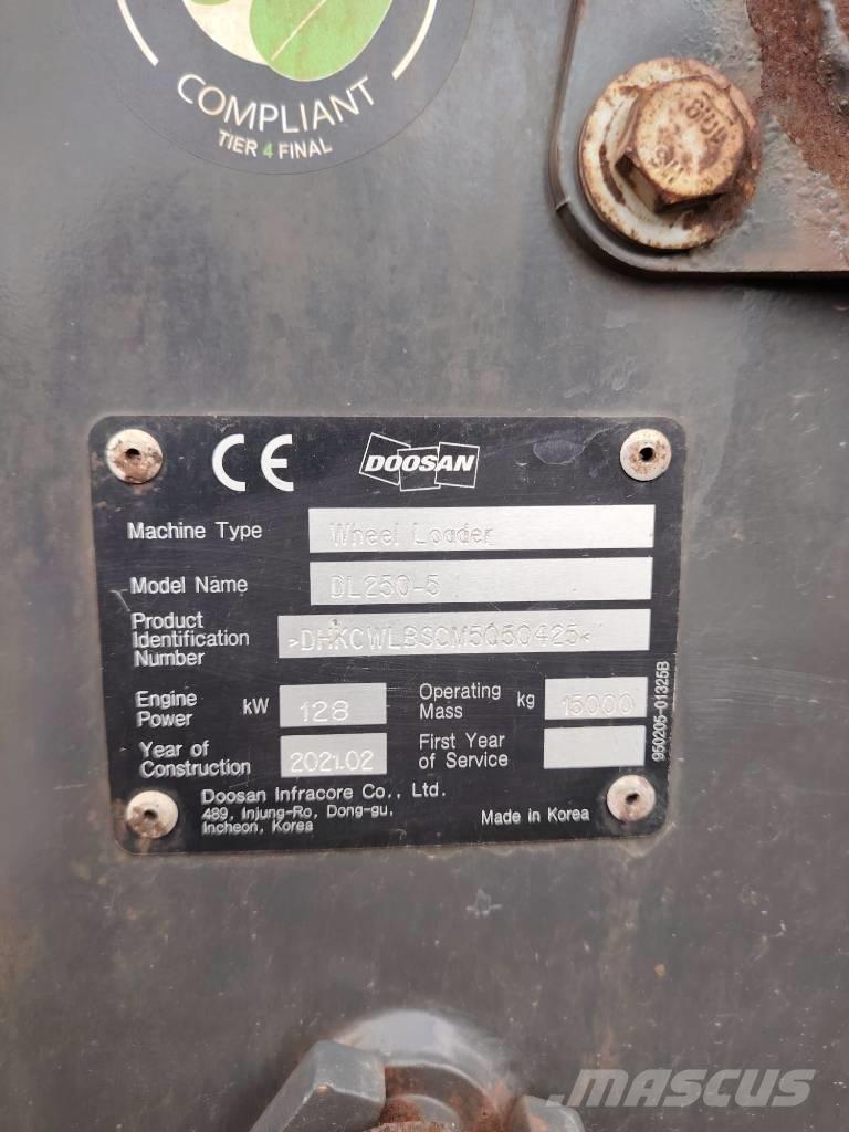 Doosan DL 250 Iekrāvēji uz riteņiem