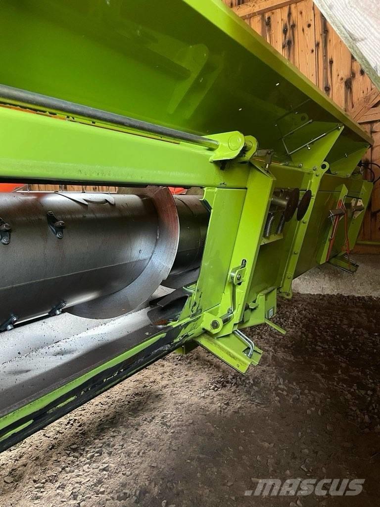 CLAAS V 750 Ražas novākšanas galvas