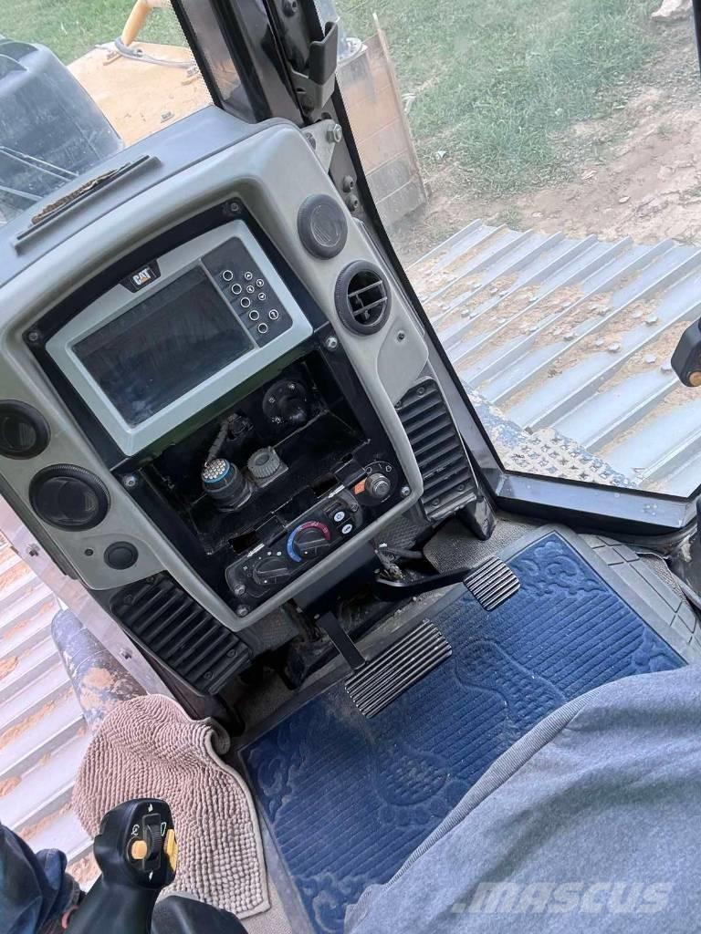 CAT D 6 N LGP Kāpurķēžu buldozeri