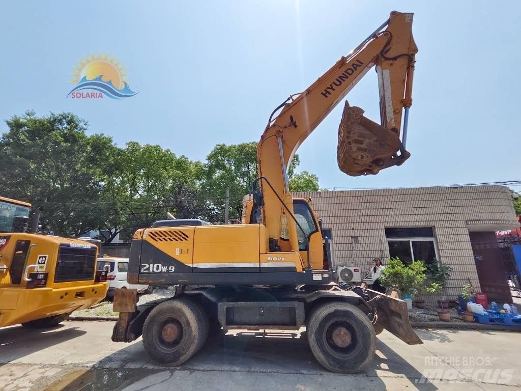 Hyundai R210W-9 Ekskavatori uz riteņiem