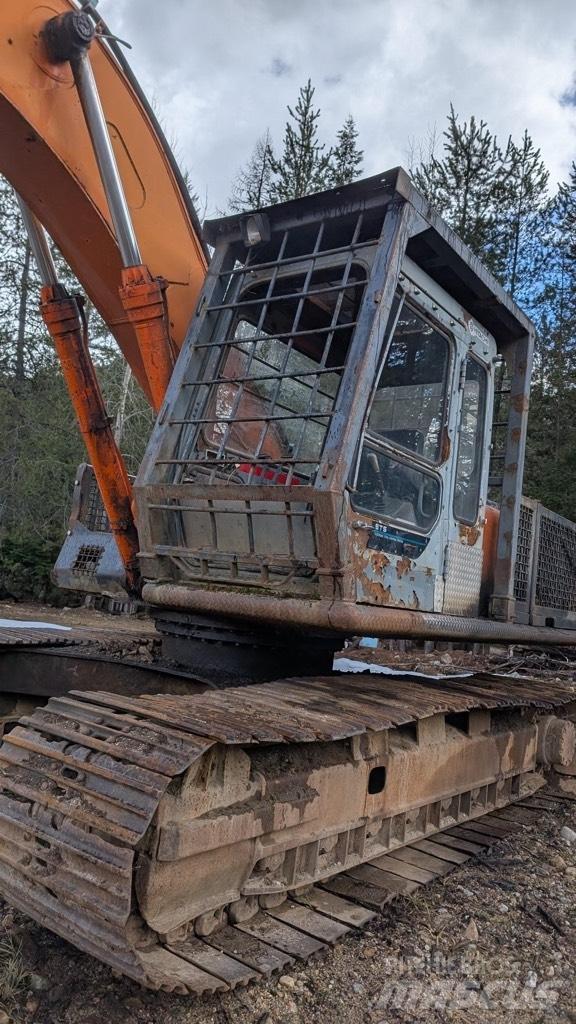 Hitachi EX 200 Kāpurķēžu ekskavatori