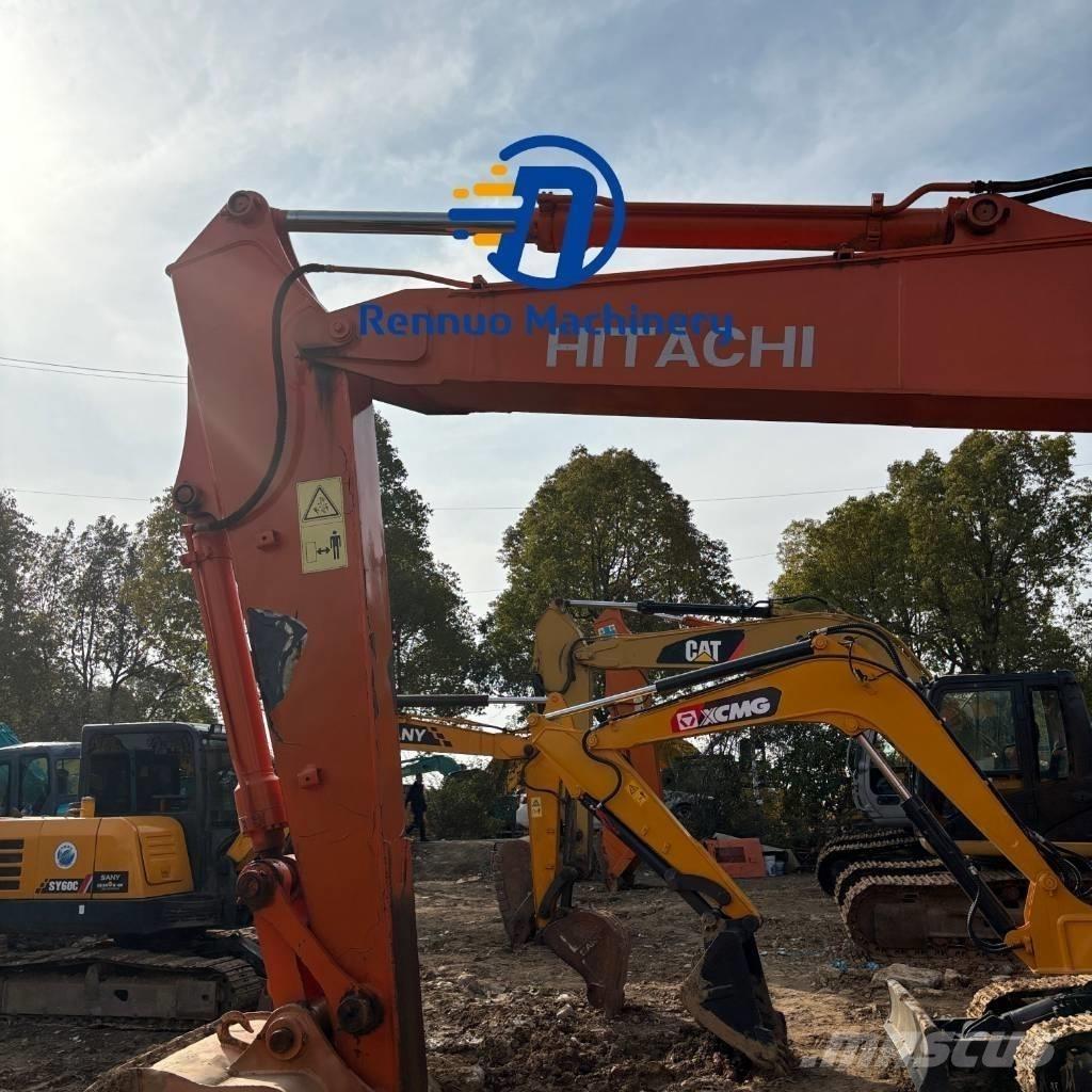 Hitachi ZX 135 US Kāpurķēžu ekskavatori