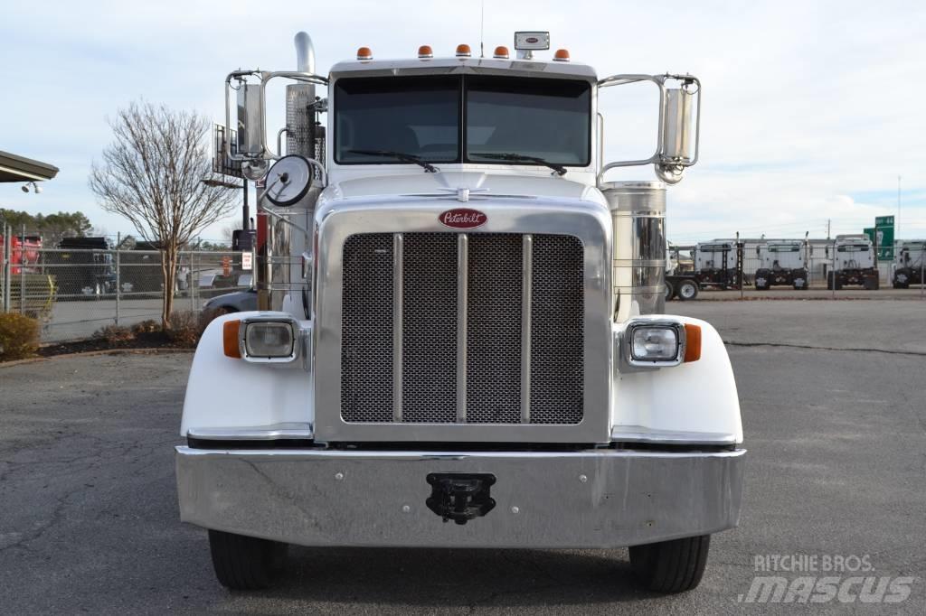 Peterbilt 367 Vilcēji