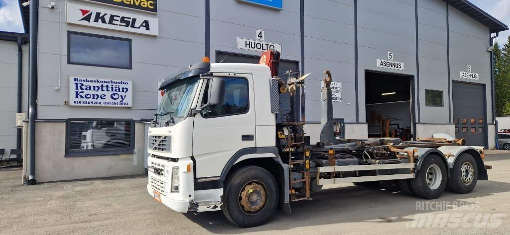 Volvo FM360 6X2*4 Treileri ar āķi