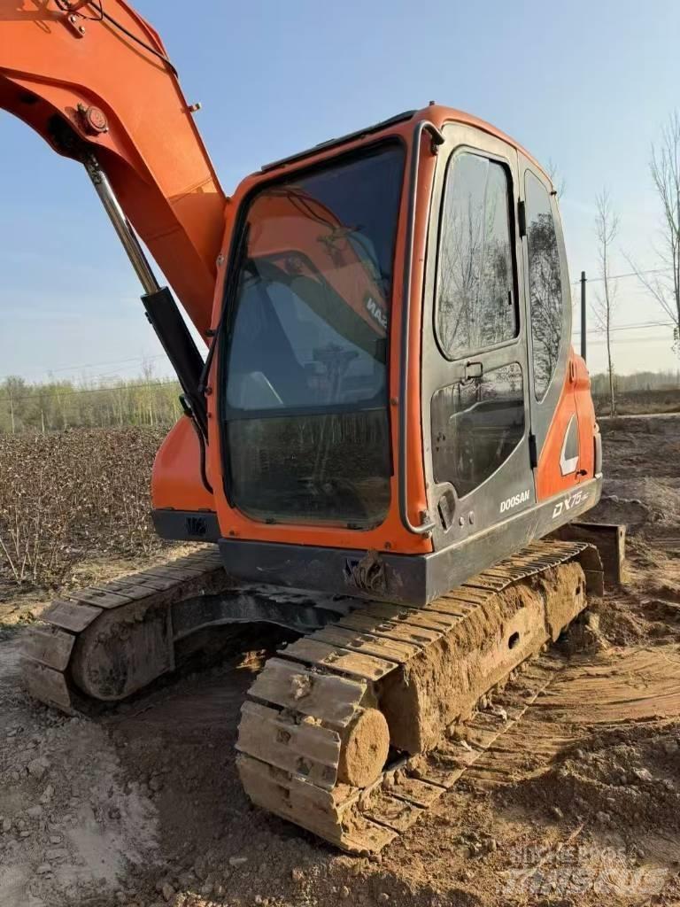Doosan DX 75-9 C Kāpurķēžu ekskavatori