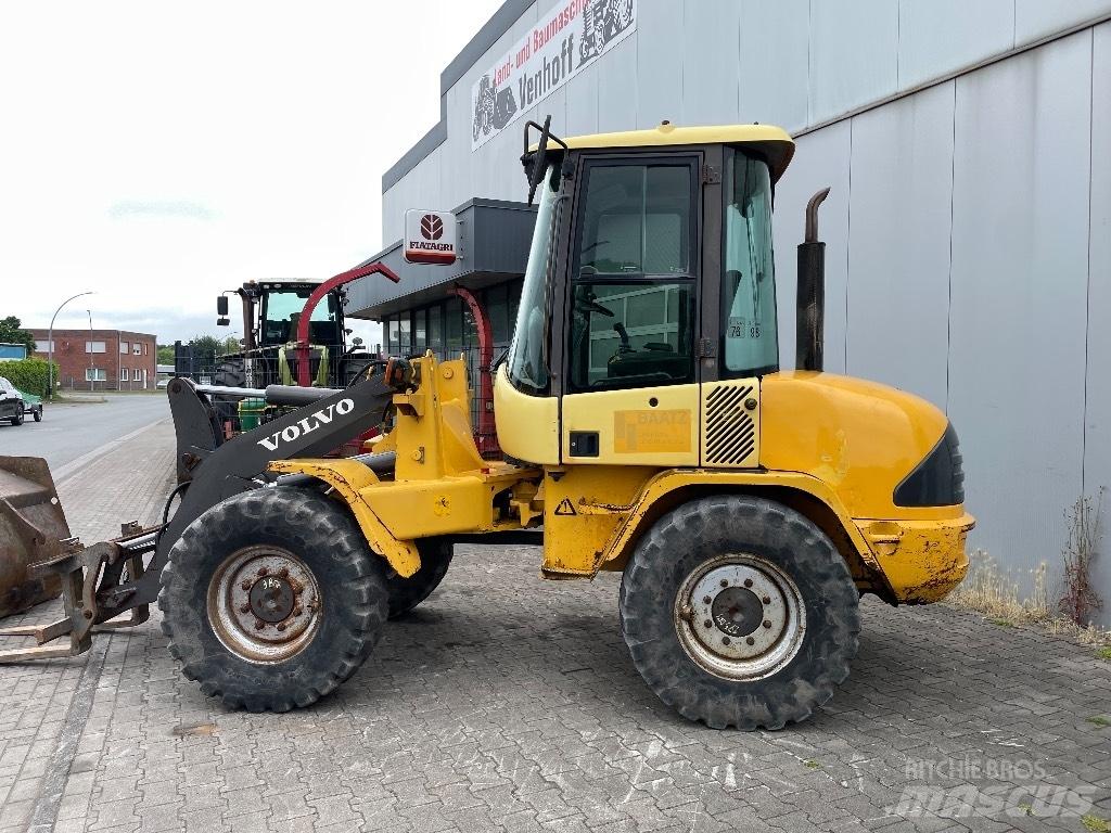 Volvo L 30 B Iekrāvēji uz riteņiem