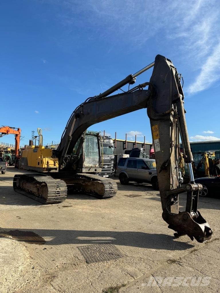 Volvo EC 220 DL Kāpurķēžu ekskavatori