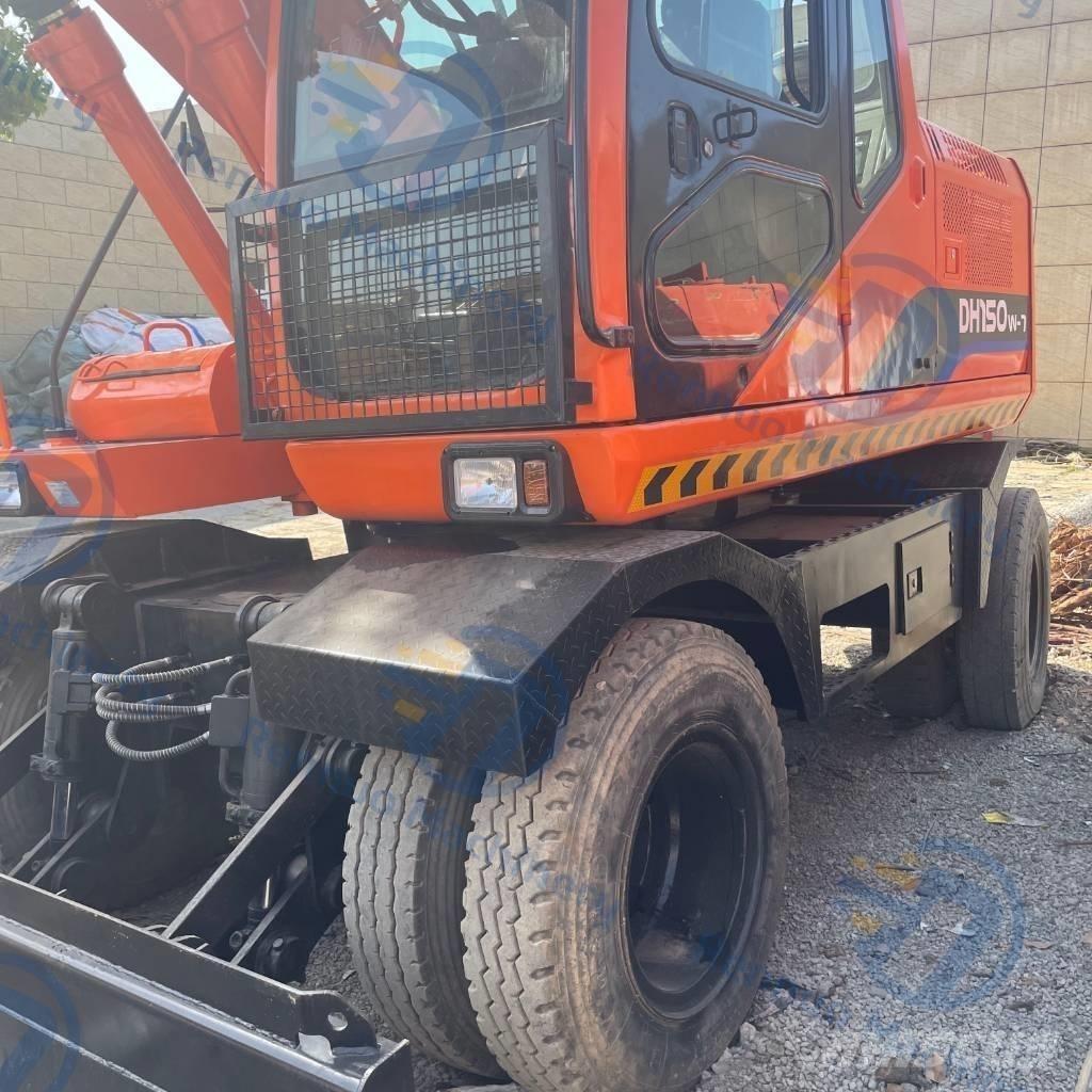 Doosan DH150W-7 Ekskavatori uz riteņiem