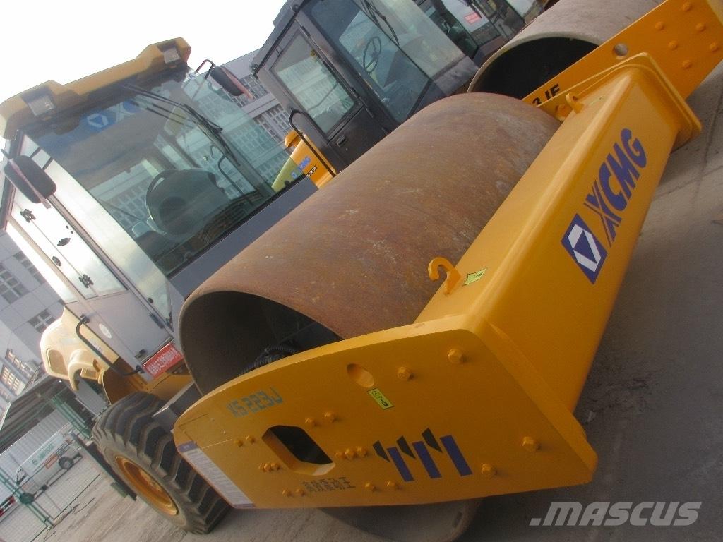 XCMG XS 263 J Vienvalča grunts veltņi
