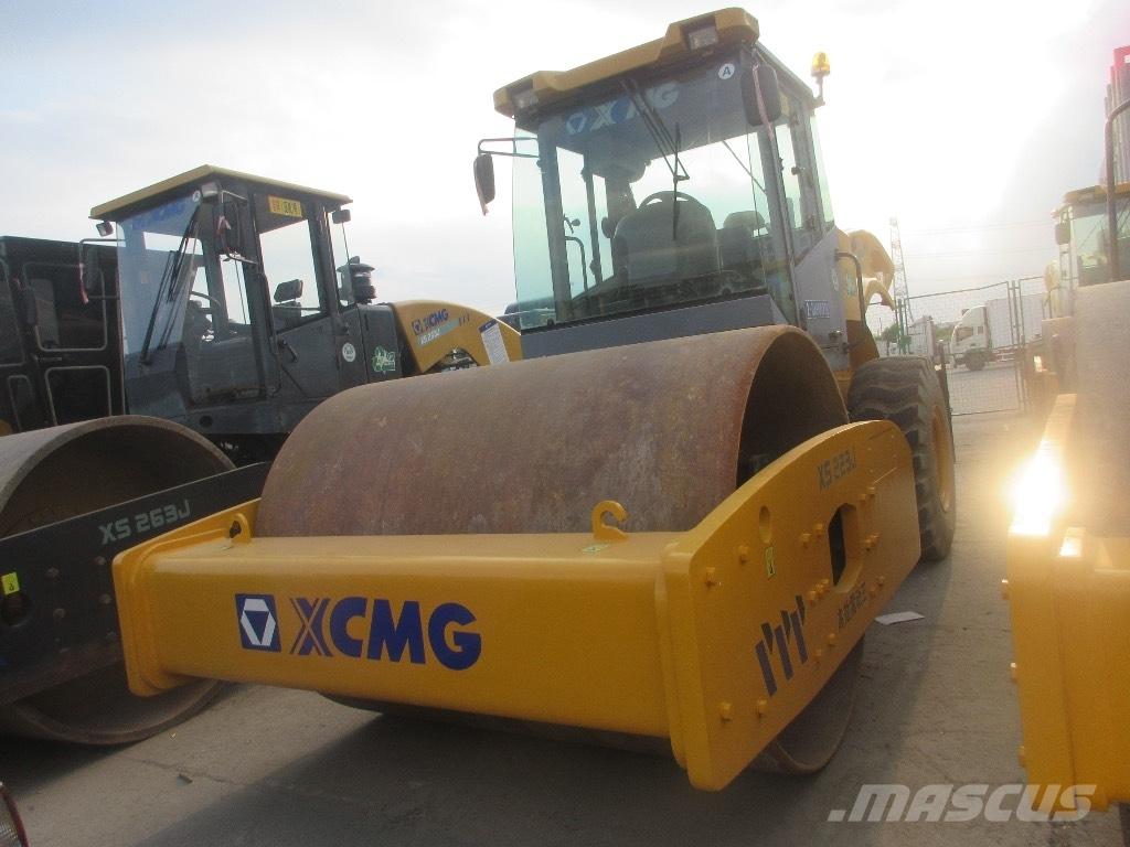 XCMG XS 263 J Vienvalča grunts veltņi