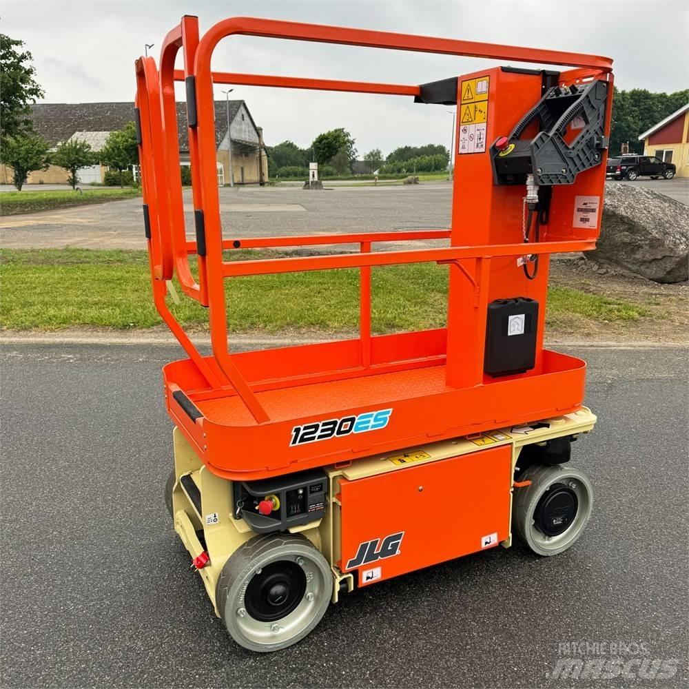 JLG 1230 ES Vertikālie pacēlāji