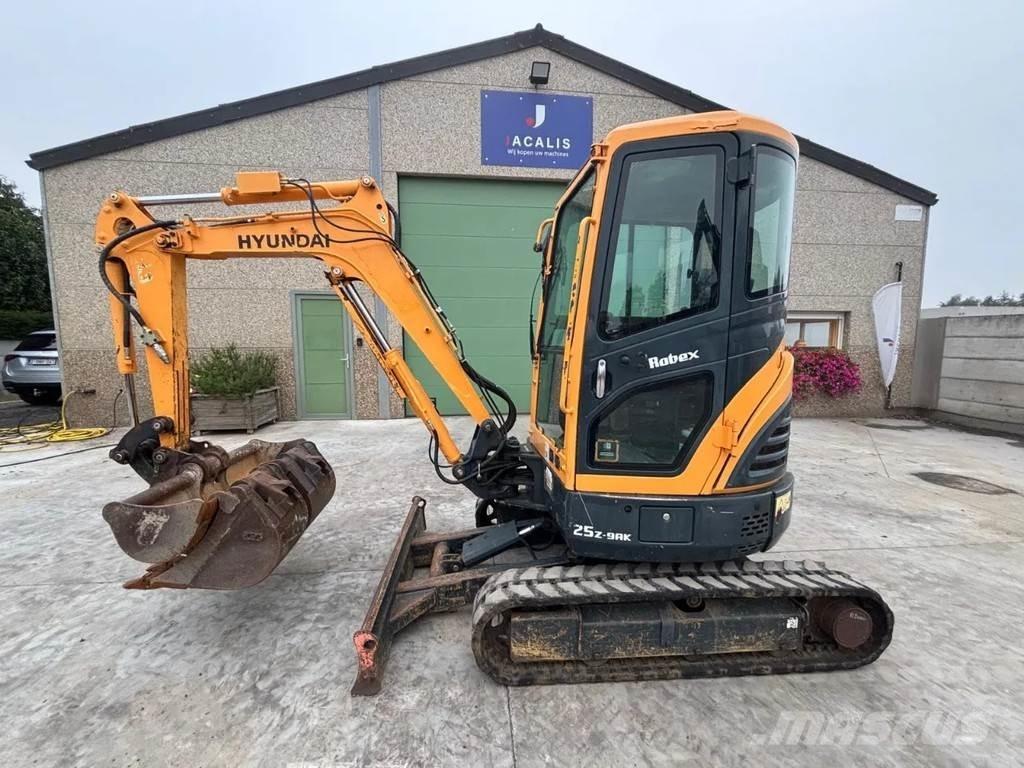 Hyundai R25Z Mini ekskavatori < 7 t