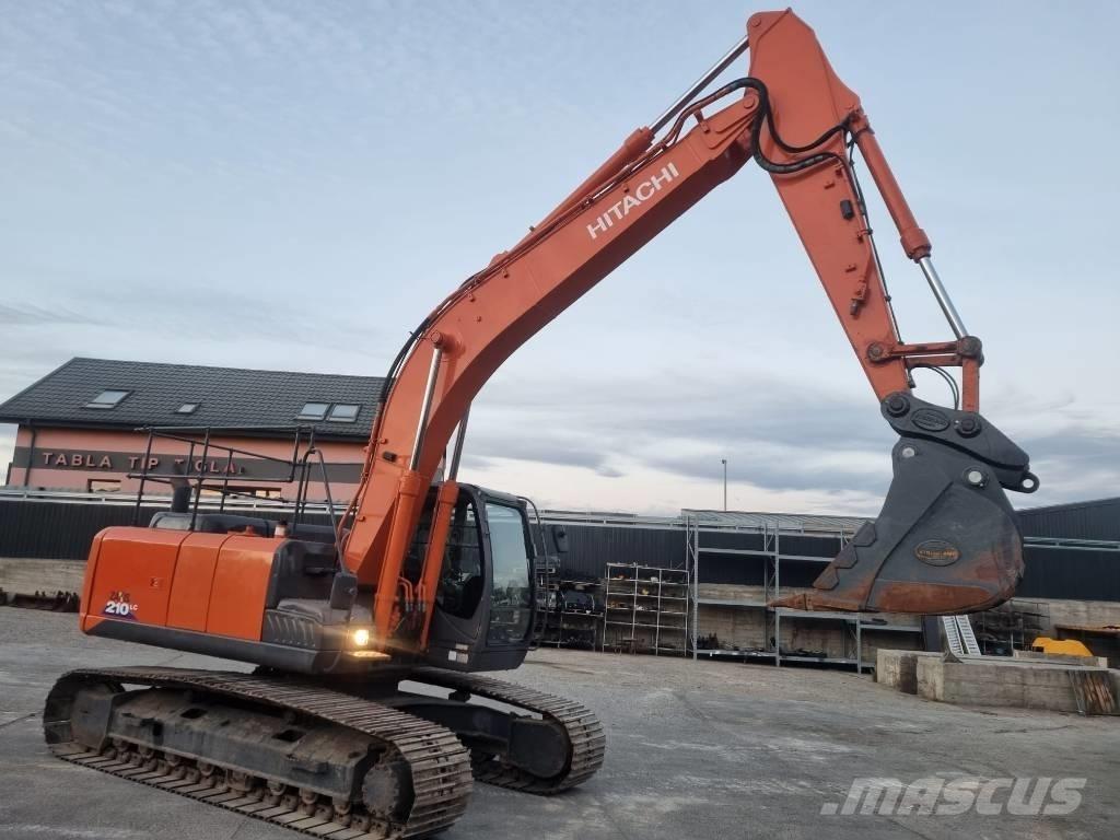 Hitachi 210 Kāpurķēžu ekskavatori