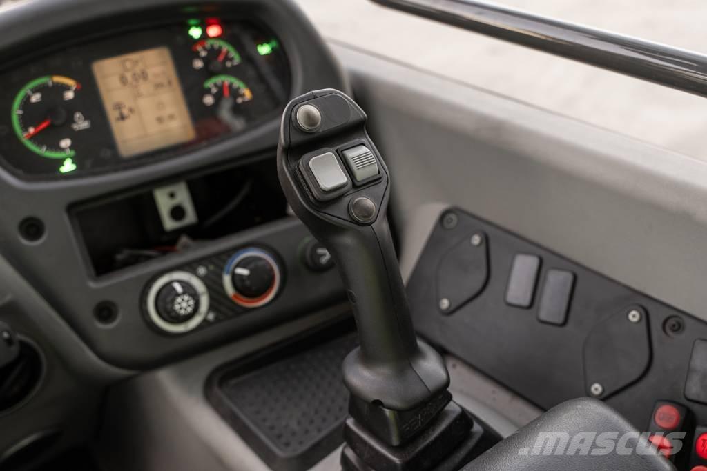 CASE 321 F Iekrāvēji uz riteņiem