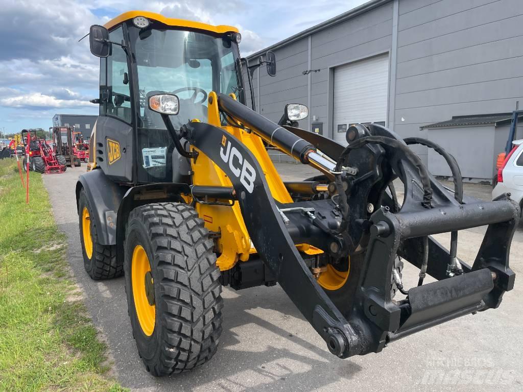 JCB 409 Iekrāvēji uz riteņiem