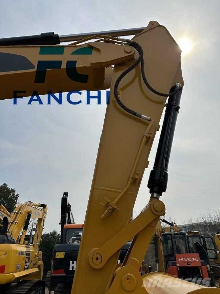 CAT 325 D Kāpurķēžu ekskavatori