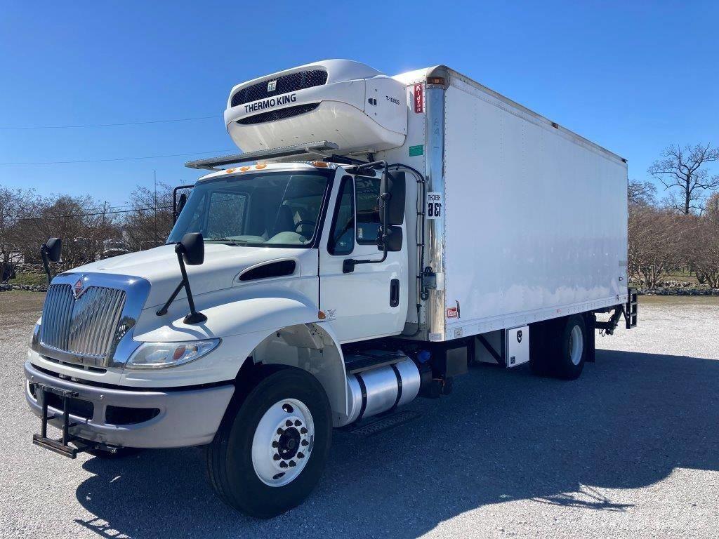 International 4300 Furgons