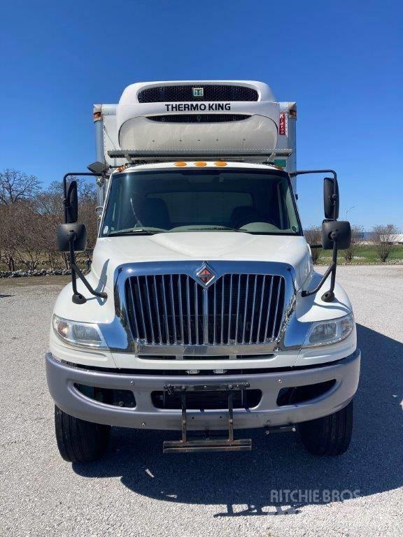 International 4300 Furgons