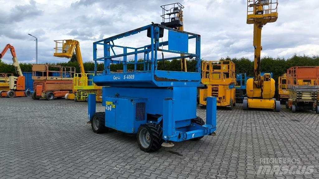 Genie GS 4069 Šķerveida pacēlāji