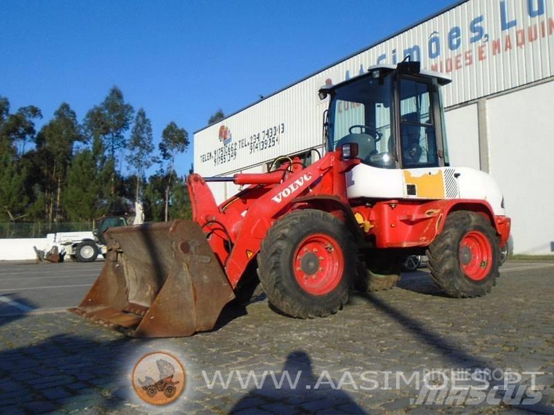 Volvo L 30 B Iekrāvēji uz riteņiem