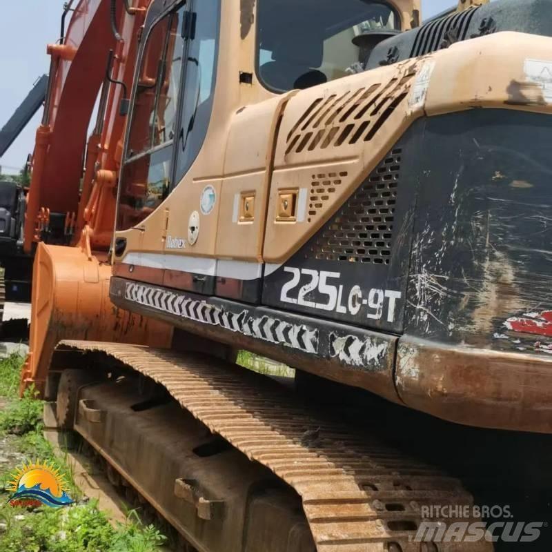 Hyundai 225lc-9t Kāpurķēžu ekskavatori