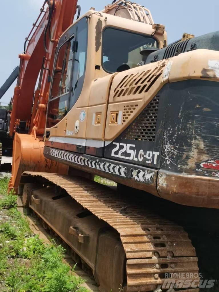 Hyundai 225lc-9t Kāpurķēžu ekskavatori