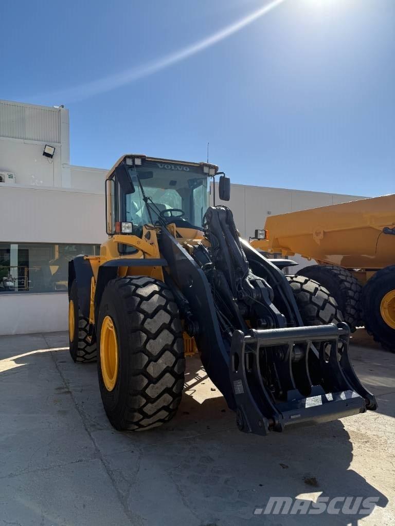 Volvo L 120 F Iekrāvēji uz riteņiem