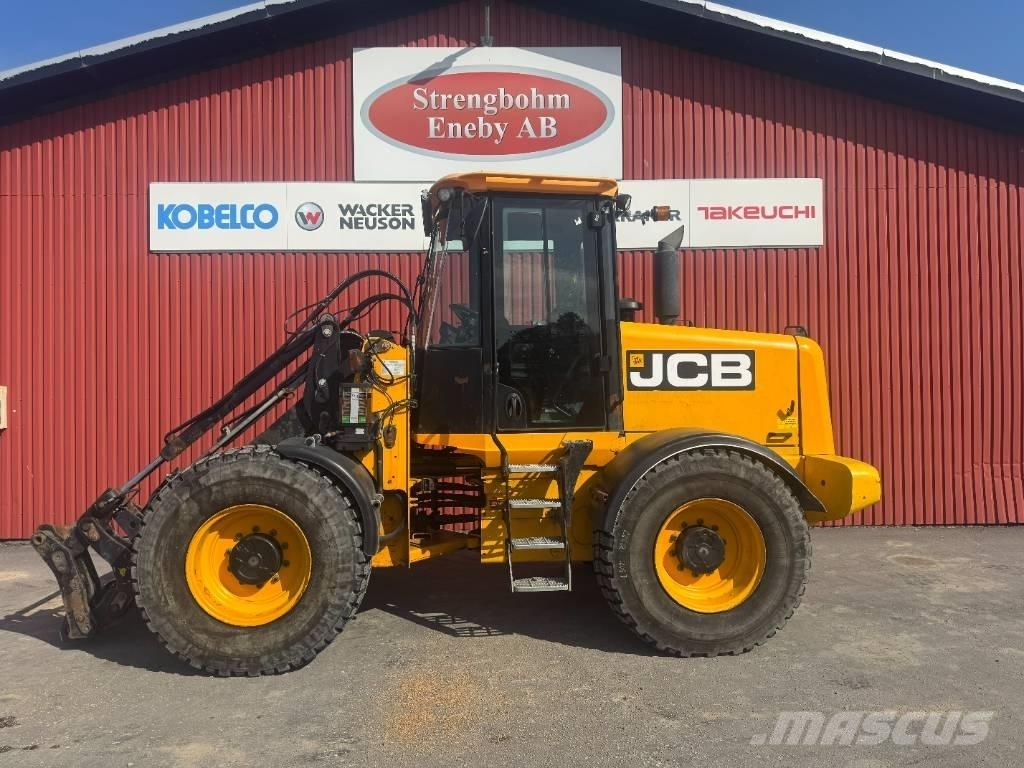 JCB 412 S Iekrāvēji uz riteņiem