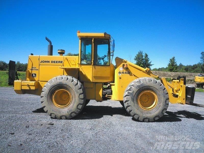 John Deere 644 D Iekrāvēji uz riteņiem