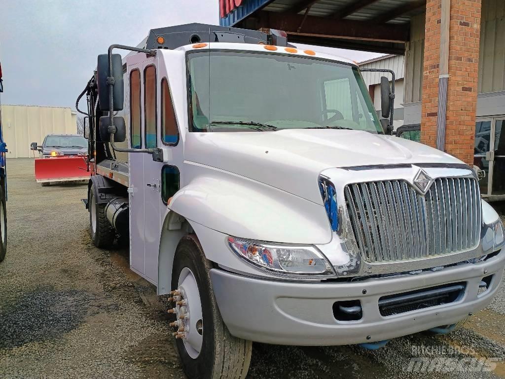 International 4600 Atkritumu izvešanas transports