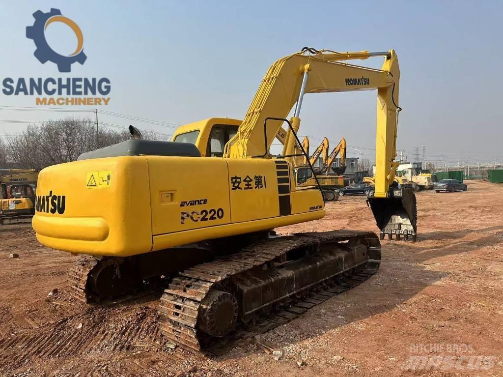 Komatsu PC 220 Kāpurķēžu ekskavatori
